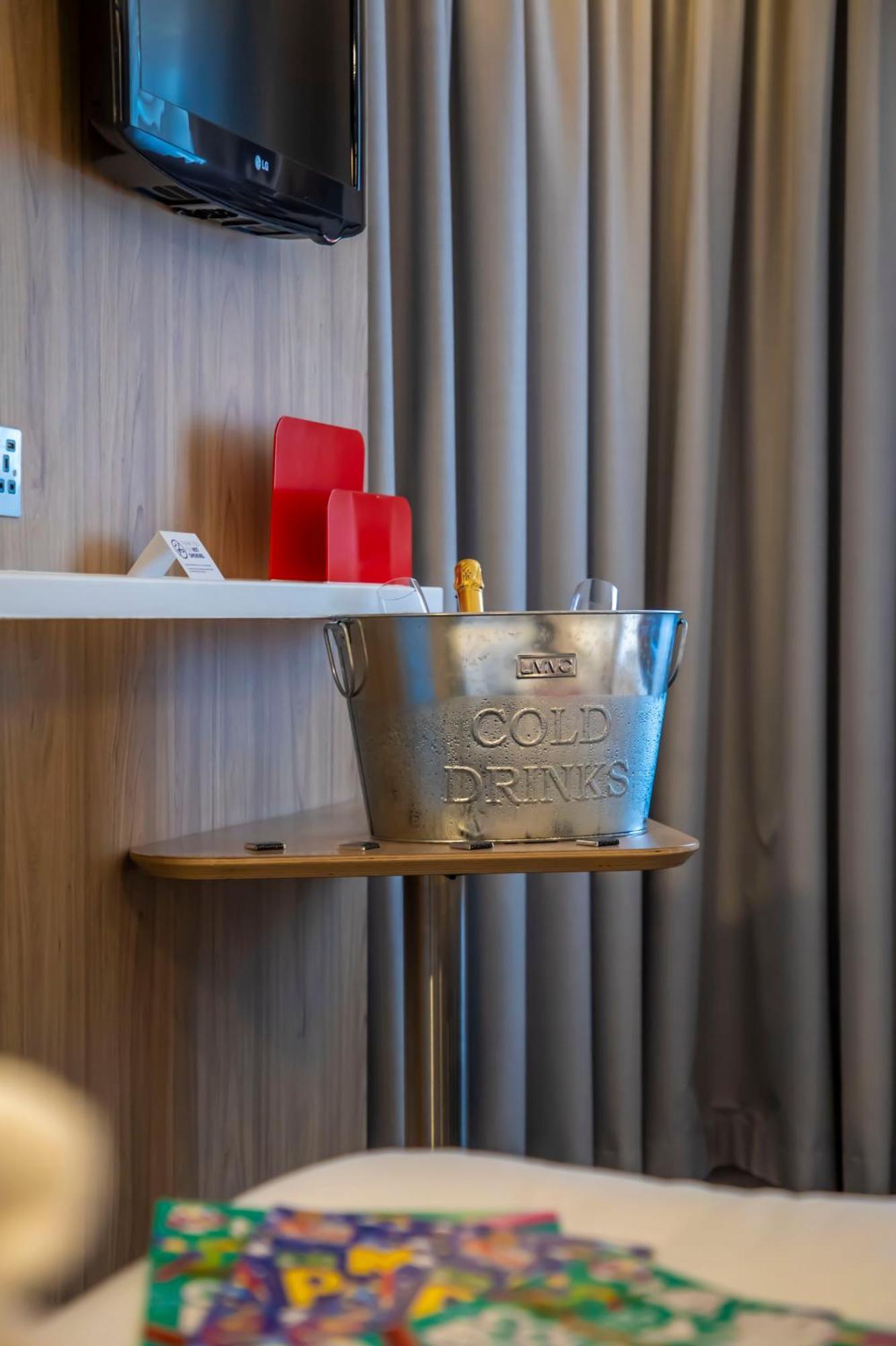Holiday Inn Express Royal Docks By Ihg London Luaran gambar